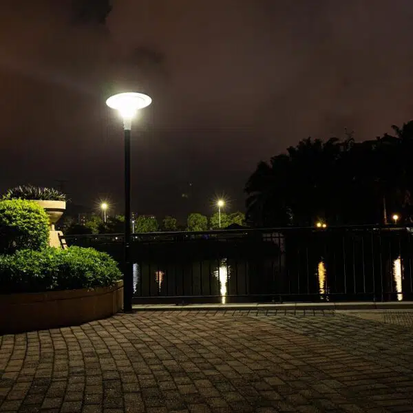 Ultra bright Solar Garden light 18W